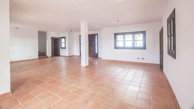 4 bedroom Villa for sale