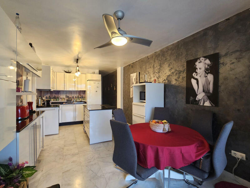 4 slaapkamer Appartement Te koop