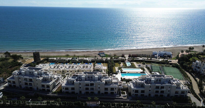 Duplex till salu i New Golden Mile, Málaga
