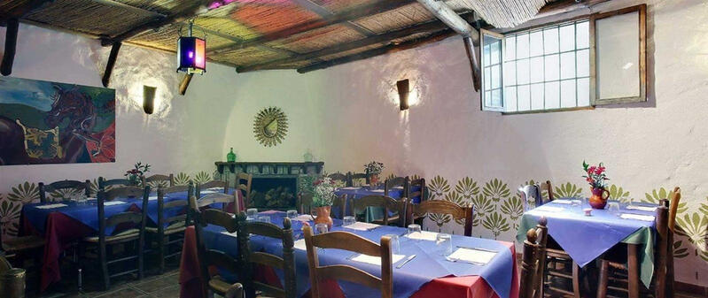 8 bedroom Commercial Property for sale