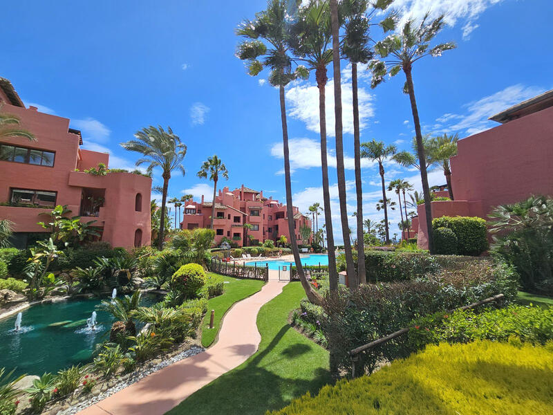 Apartment for sale in New Golden Mile, Málaga