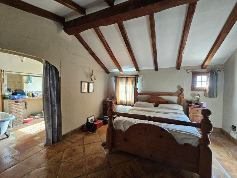 6 chambre Local Commercial à vendre