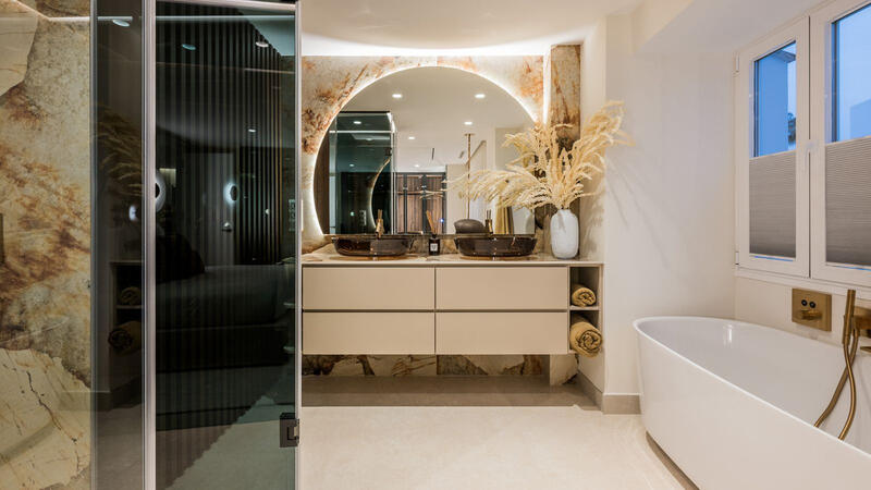 6 bedroom Apartment for sale