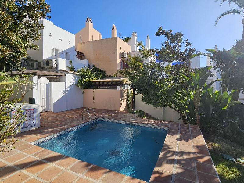 Duplex till salu i Nueva Andalucia, Málaga