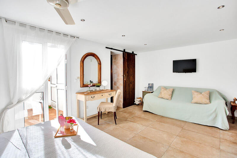 6 bedroom Villa for Long Term Rent