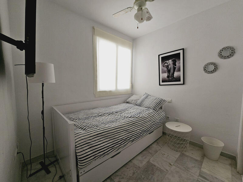 3 bedroom Apartment for Long Term Rent