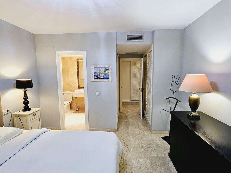 3 bedroom Apartment for Long Term Rent