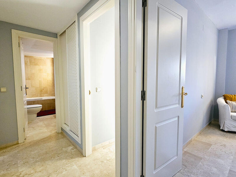 3 bedroom Apartment for Long Term Rent