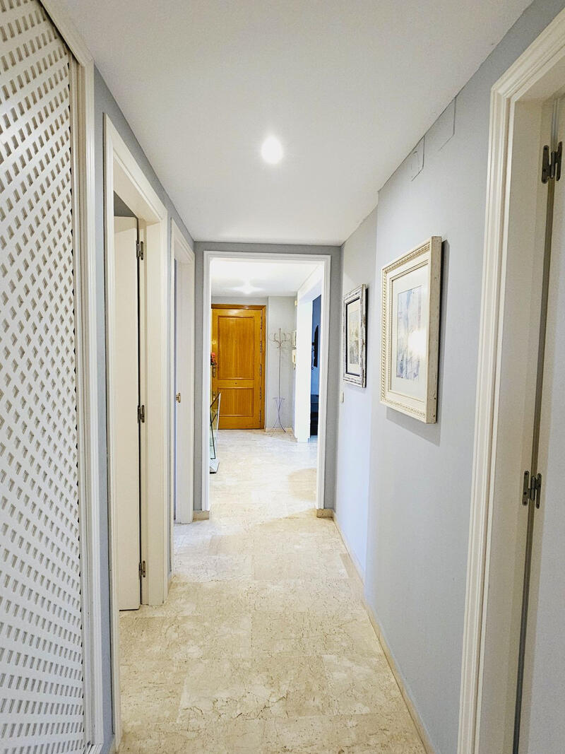 3 bedroom Apartment for Long Term Rent