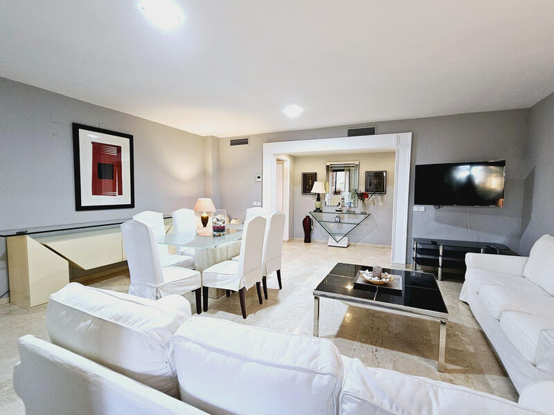 3 bedroom Apartment for Long Term Rent