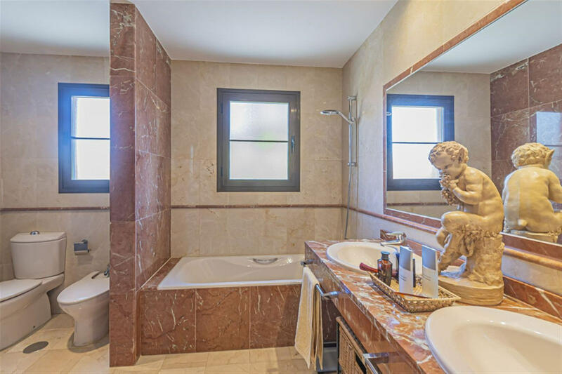 4 спальная комната квартира продается 4 спальная комната квартира продается