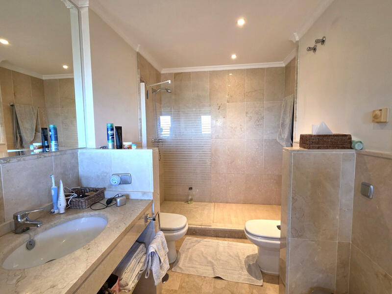 2 спальная комната квартира продается