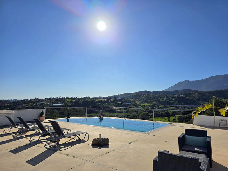 Villa for sale in Estepona, Málaga