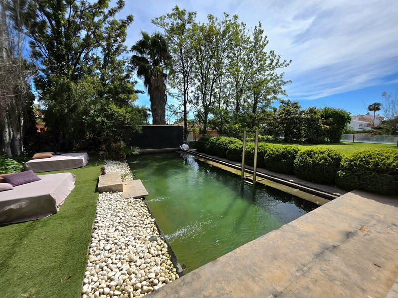 5 bedroom Villa for sale