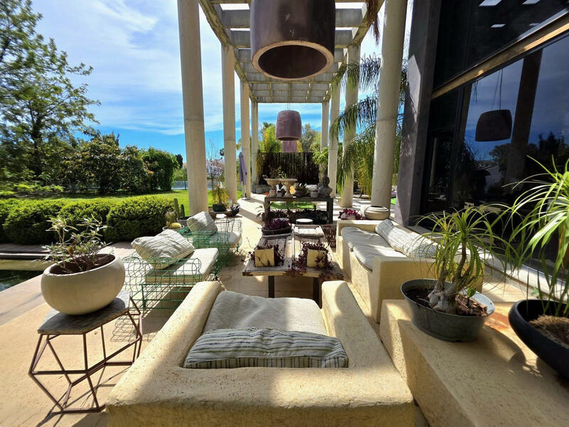 5 bedroom Villa for sale