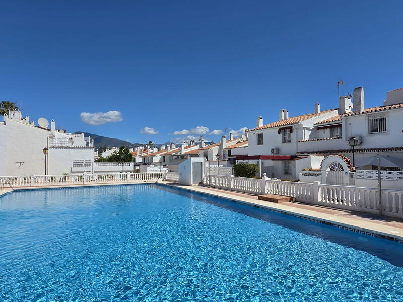 Duplex til salgs i Estepona, Málaga