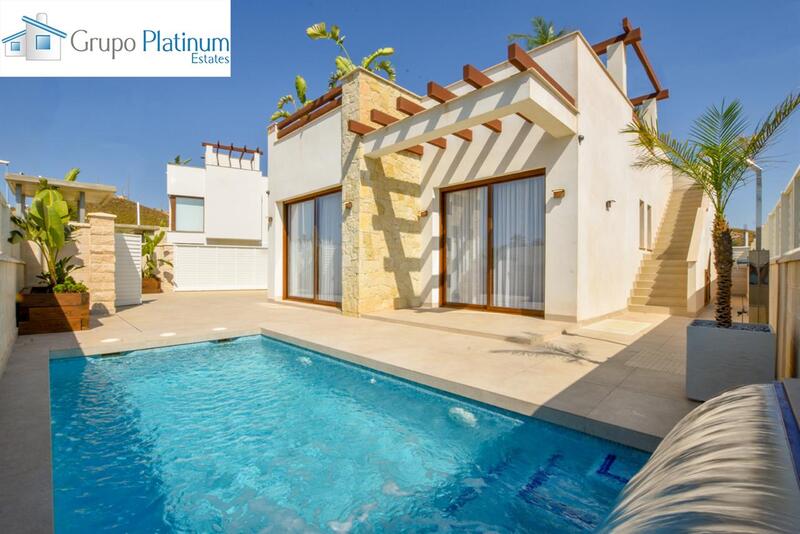 Villa en venta en Vera Playa, Almería