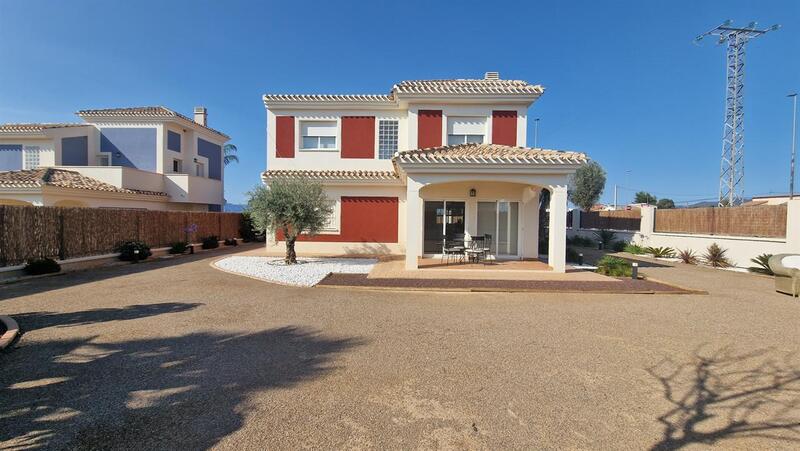 4 Cuarto Villa en venta