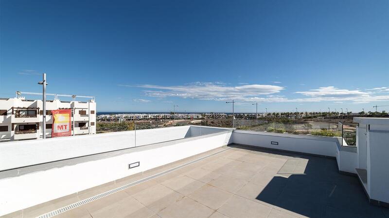 2 bedroom Townhouse for sale