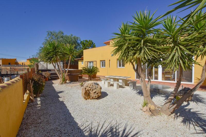 Villa en venta en El Largo, Almería
