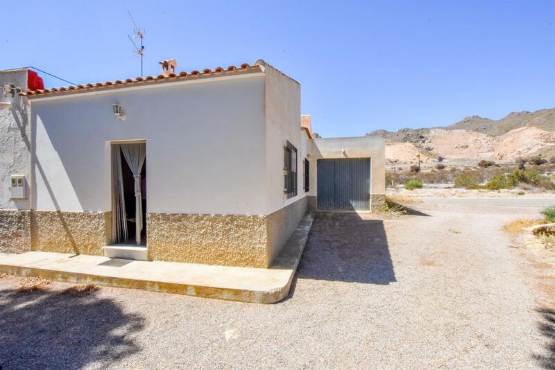 Stadthaus zu verkaufen in Pilar de Jaravia, Almería
