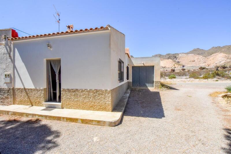 Gezinswoning Te koop in Pilar de Jaravia, Almería