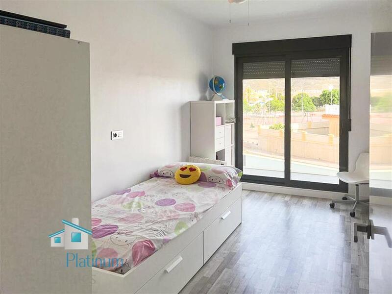 4 slaapkamer Villa Te koop