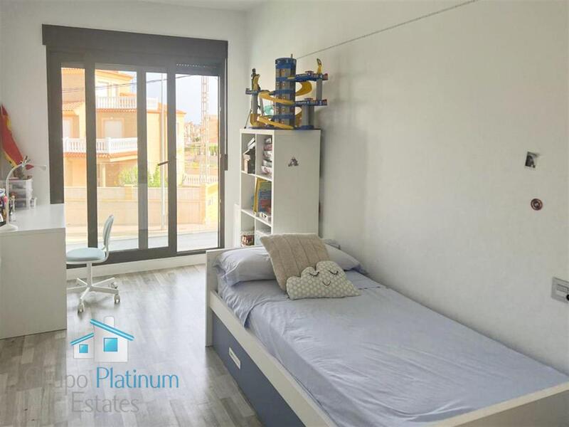 4 slaapkamer Villa Te koop