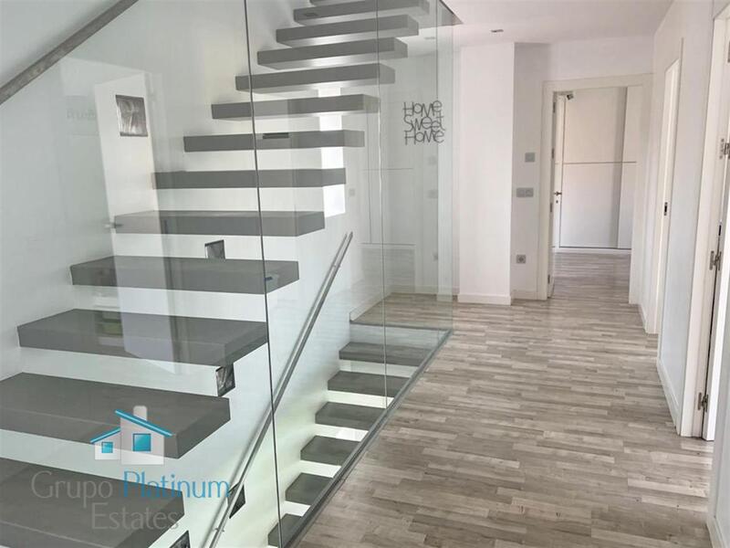 4 slaapkamer Villa Te koop