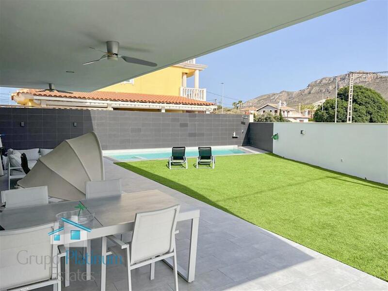 4 slaapkamer Villa Te koop