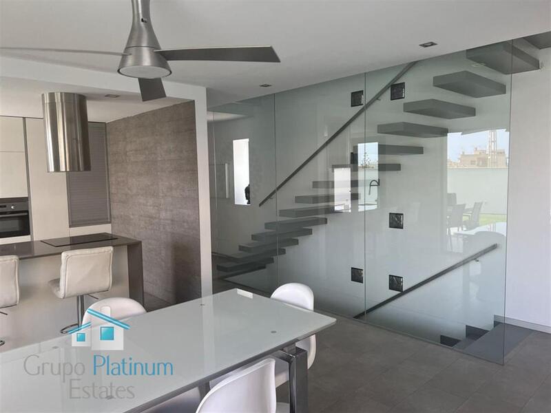 4 slaapkamer Villa Te koop