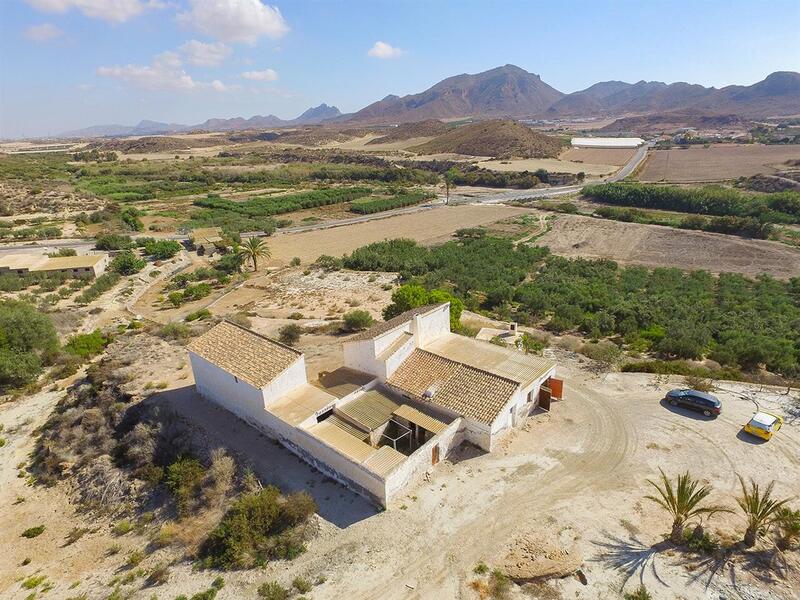 Villa en venta en El Largo, Almería