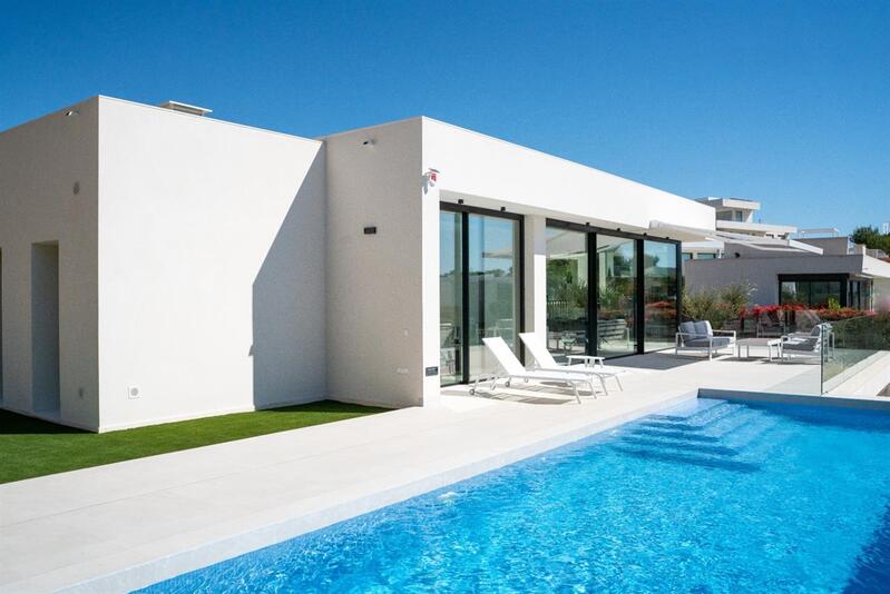 Villa for sale in Las Mimosas, Alicante