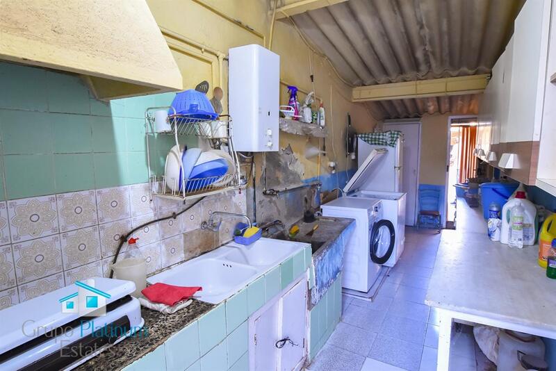 4 slaapkamer Gezinswoning Te koop