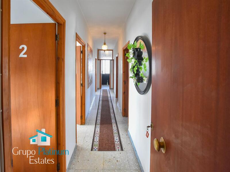 6 bedroom Villa for sale