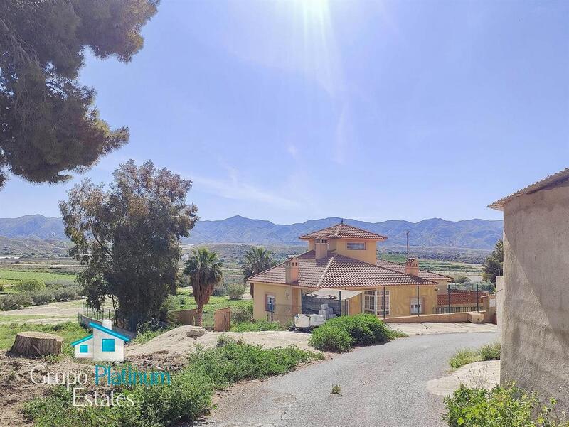 4 Cuarto Villa en venta