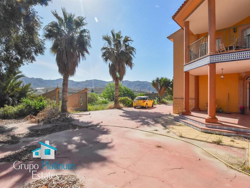 4 Cuarto Villa en venta