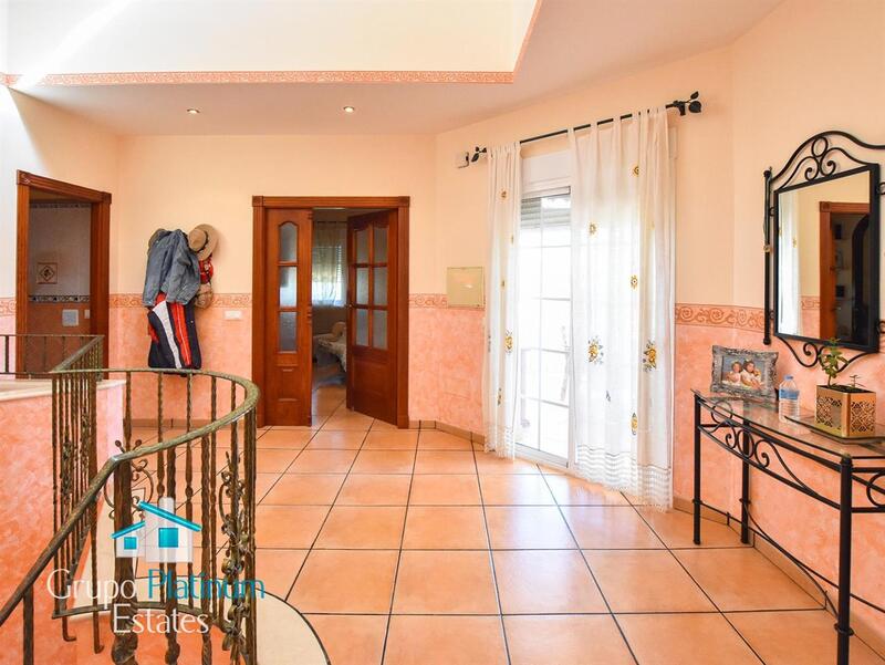 4 Cuarto Villa en venta