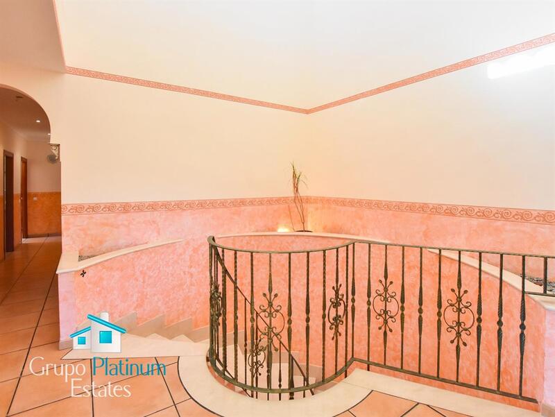 4 Cuarto Villa en venta