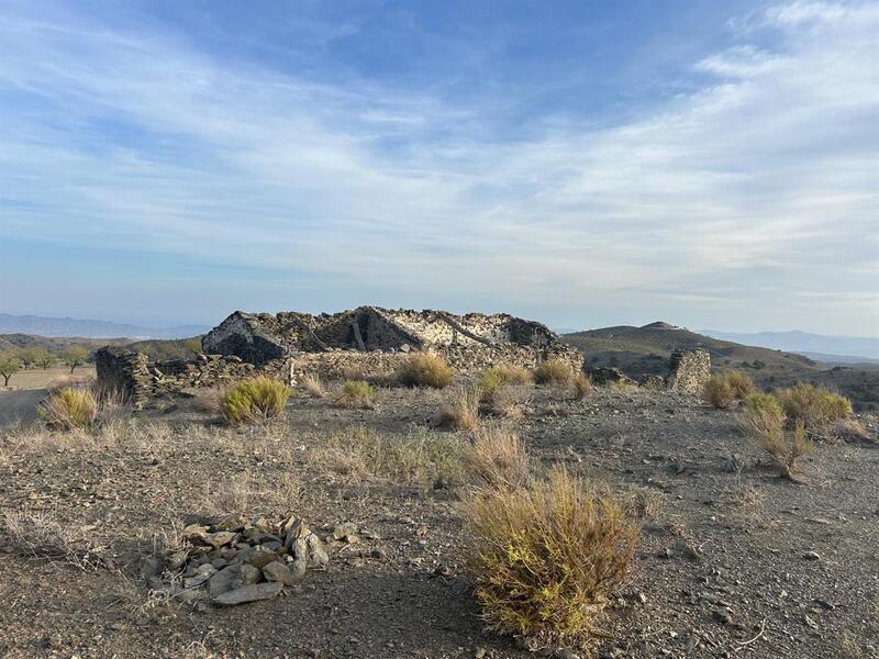 Land til salgs i Los Torrentes, Almería