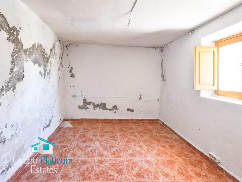2 slaapkamer Gezinswoning Te koop