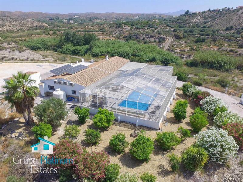 Villa for sale in Santa Maria de Nieva, Almería