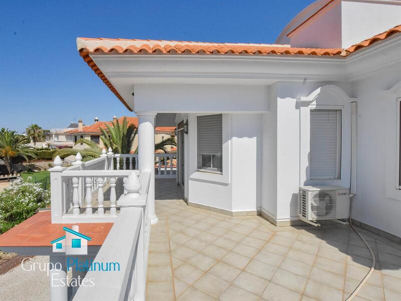 3 Cuarto Villa en venta