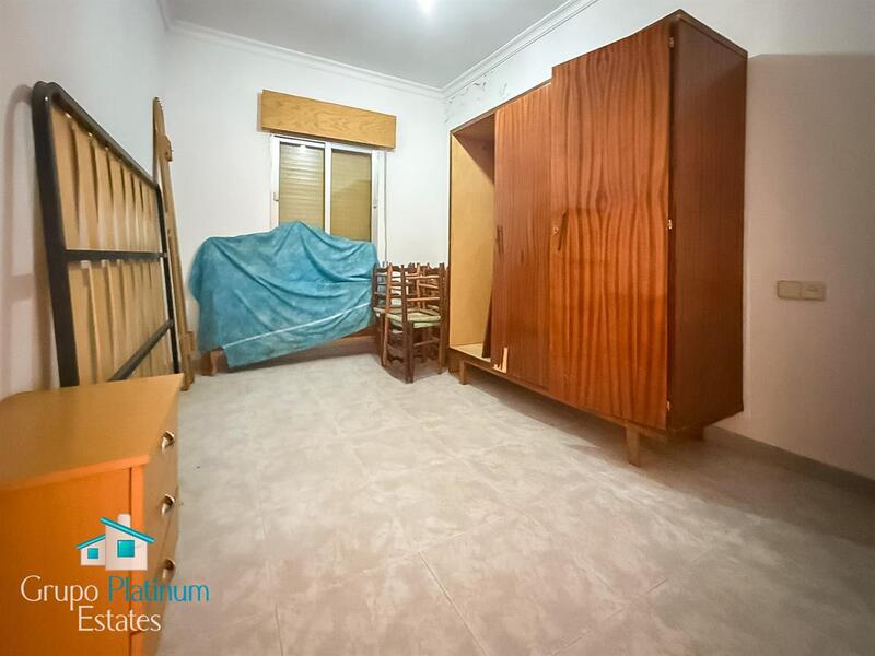 4 bedroom Townhouse for sale