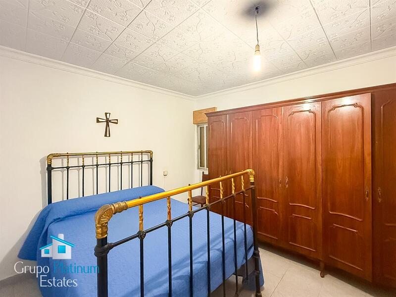 4 bedroom Townhouse for sale