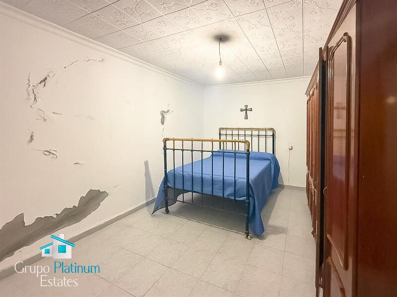 4 bedroom Townhouse for sale
