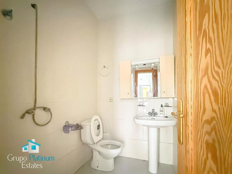 4 bedroom Townhouse for sale