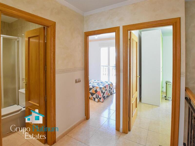 5 bedroom Townhouse for sale