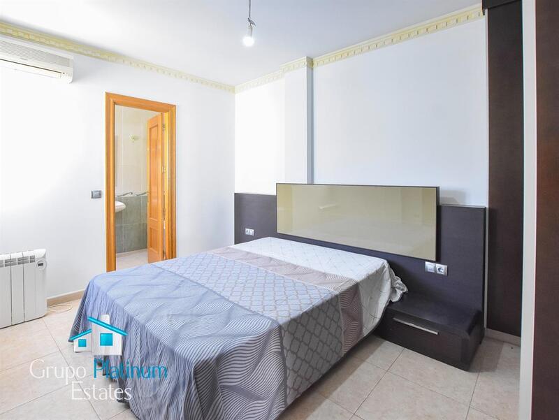 5 bedroom Townhouse for sale