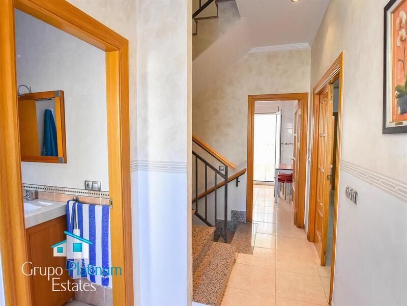 5 bedroom Townhouse for sale